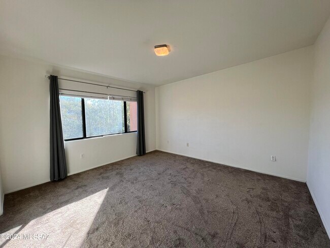 Building Photo - 4166 N Fortune Loop
