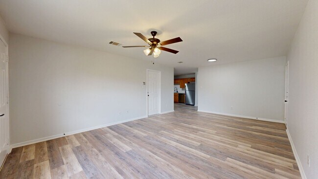 Building Photo - 1406 Van Zanten Ct