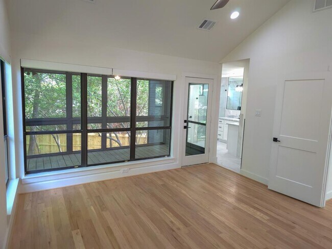 Building Photo - 14 Lehigh Springs Dr