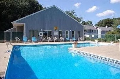 Building Photo - 330 Sunderland Rd