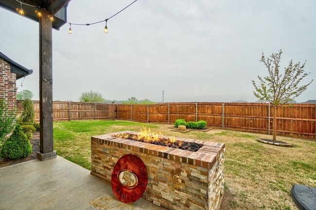 Building Photo - 4009 NE Realtree Dr