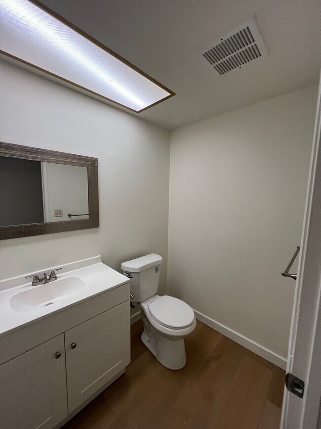 Building Photo - Beachside Living on Balboa Peninsula - Com...