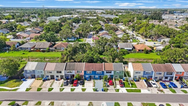 Building Photo - Renovated Town Home 2 bedroom 1.5 bath ** ...