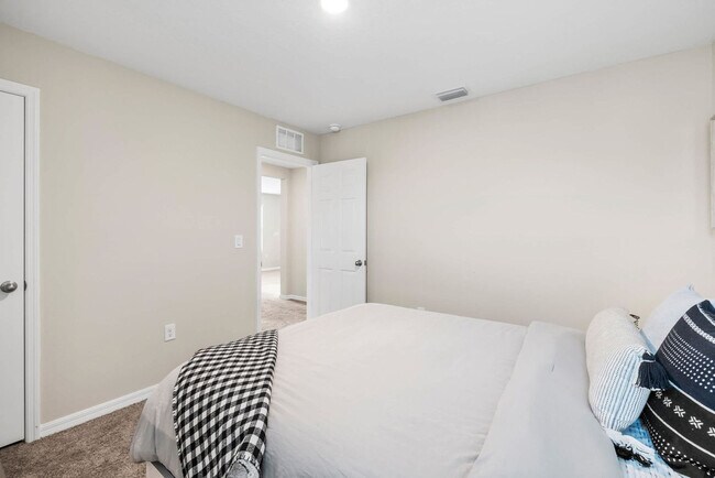 Building Photo - 7846 Peace Lily Ave
