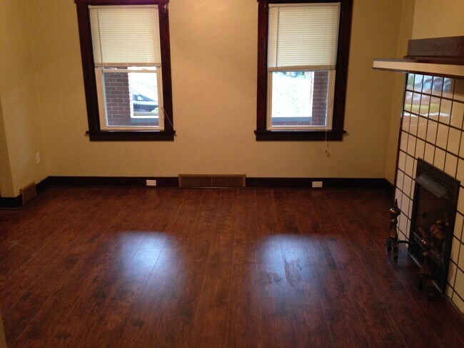 Building Photo - 435 Eureka St