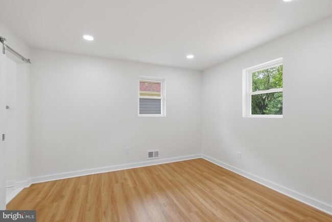 Building Photo - 1545 11th St S