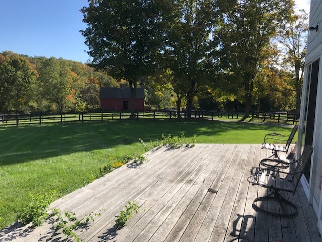 Building Photo - 572 E Branch Rd