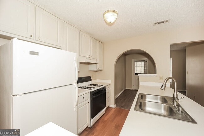 Building Photo - 705 Addy Cove