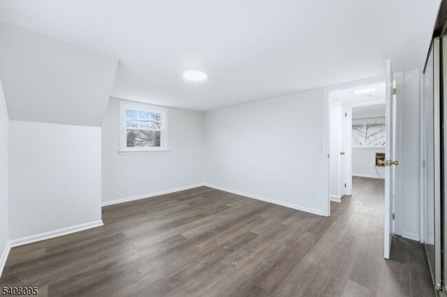 Building Photo - 46 Glenwood Ave