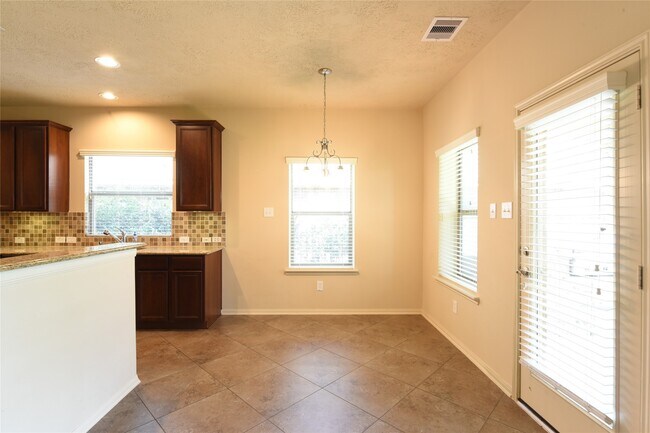 Building Photo - 118 E Lasting Spring Cir