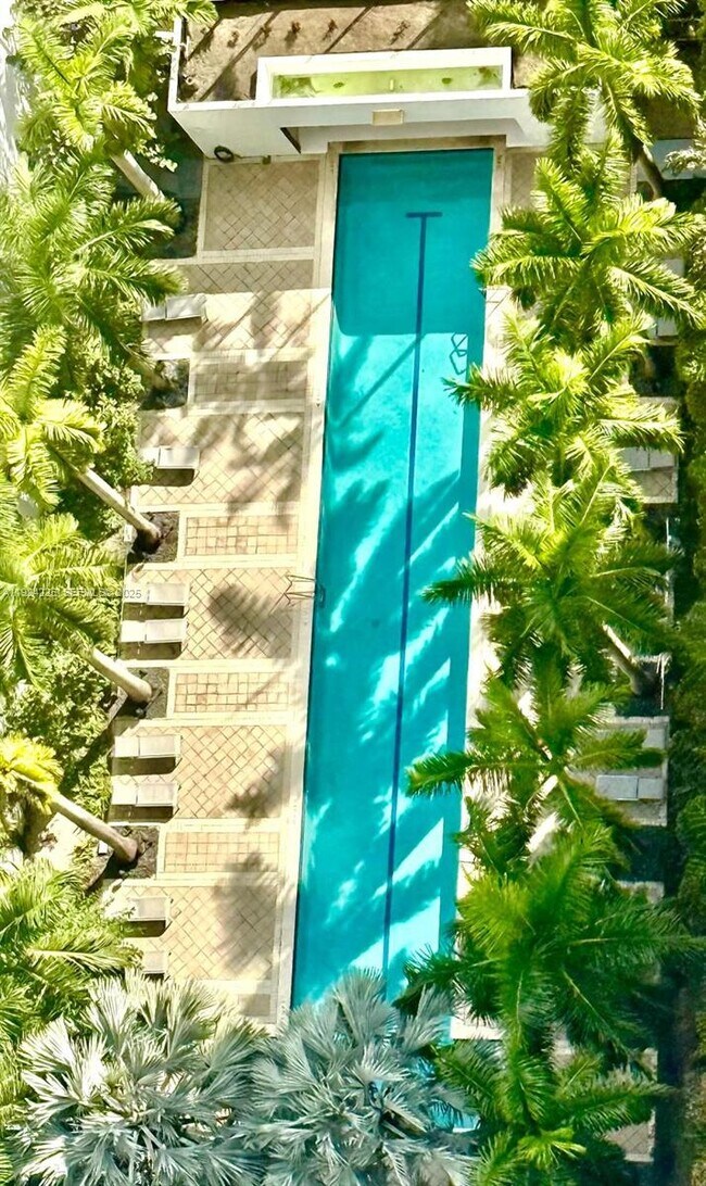 Building Photo - 133 NE 2nd Ave