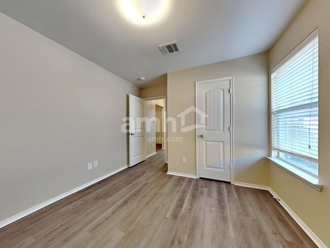 Building Photo - 2017 Woodhurst Trl