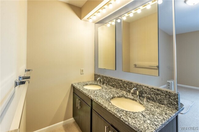 Building Photo - 1105 Youngs Rd