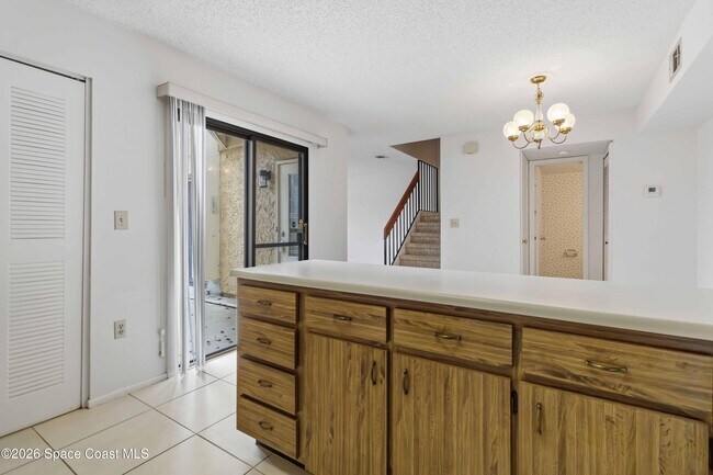 Building Photo - 1020 Abada Ct NE