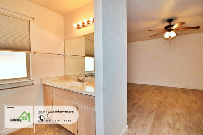 Building Photo - 1722 Almaden Dr