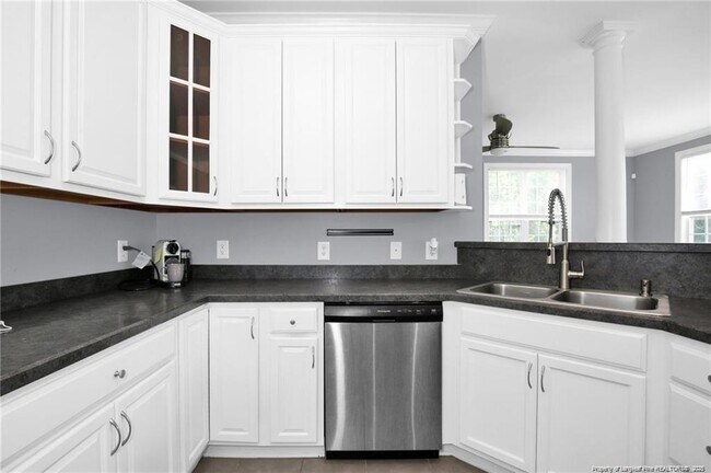 Building Photo - 427 W Summerchase Dr