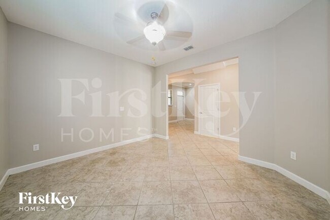 Building Photo - 931 Terra Vista St