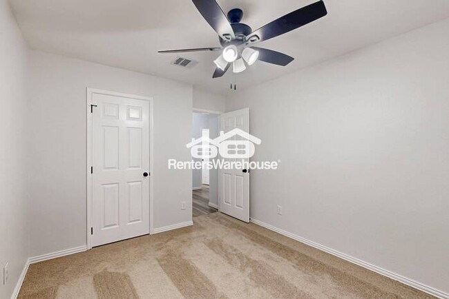 Building Photo - MOVE IN READY - 3BED/2BATH - FORNEY TEXAS