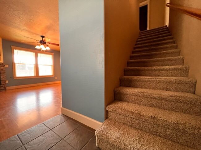 Building Photo - Beautiful Centrally located Duplex in Boise!