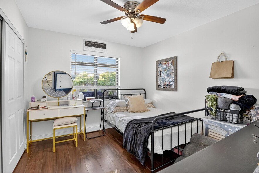 Building Photo - 691 Willow Grove Ter