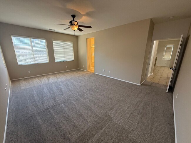 Building Photo - Hesperia-Mission Crest Home, Beautiful 3 Bedrooms, 2 Bathrooms