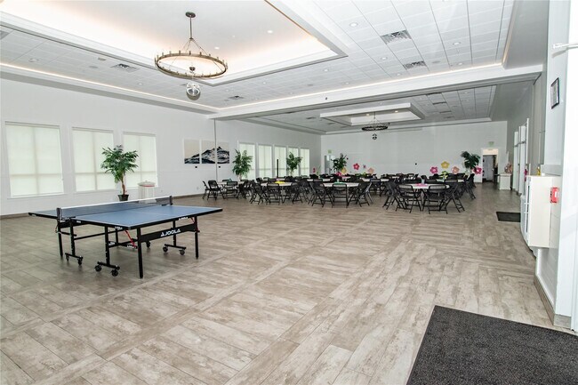 Building Photo - 375 NE Wharf Way