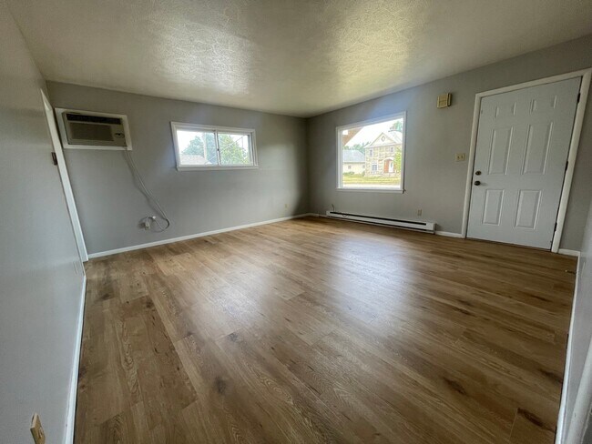Building Photo - 815 4th St SW