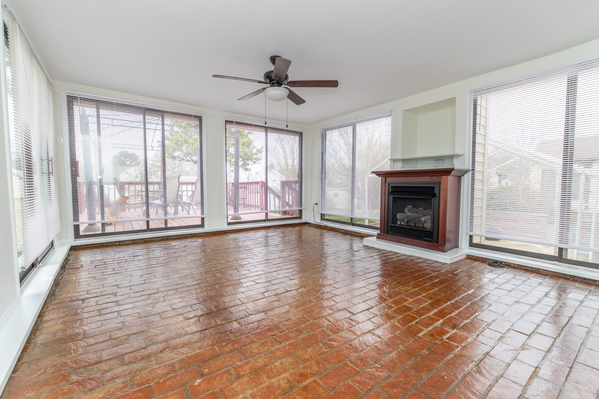 Building Photo - 9022 Joi Dr