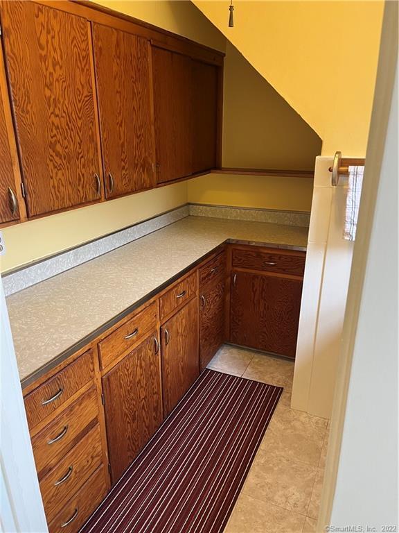 Building Photo - 119 Squire St