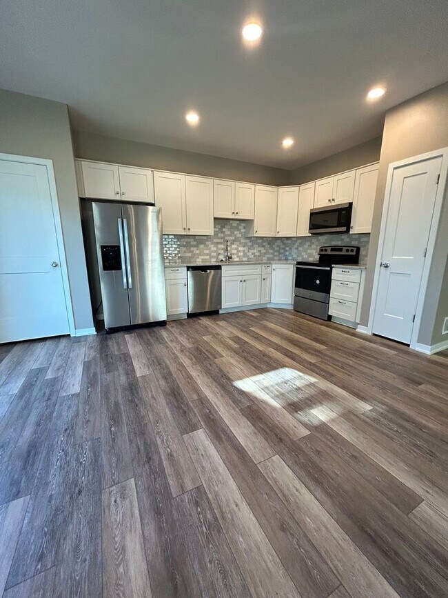 Building Photo - Papillion 3 Bedroom Townhome!