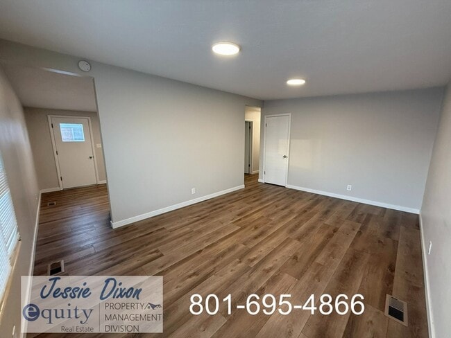 Building Photo - 364 Ann St