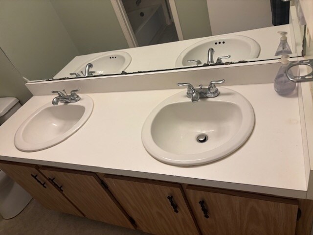 Double Sink Master Bathroom - 149 Club House Blvd