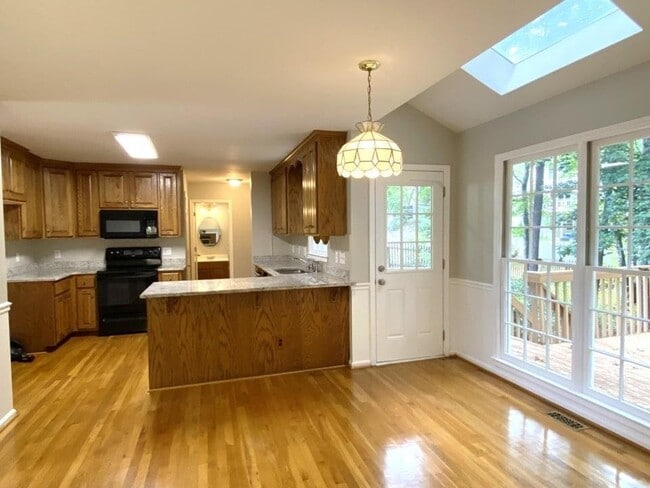 Building Photo - 612 Braidwood Dr NW