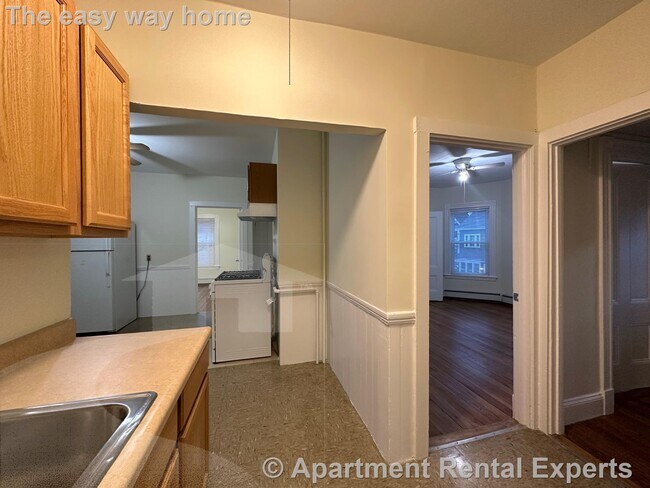 Building Photo - 36-38 Princeton St Unit #2