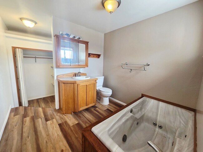 Building Photo - Single Family Home in Mckinleyville!