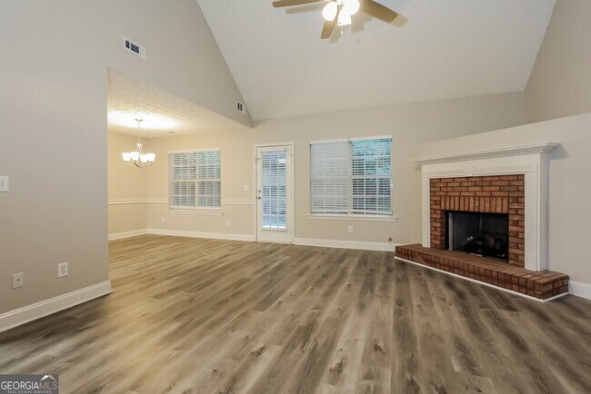 Building Photo - 208 Pebble Creek Dr