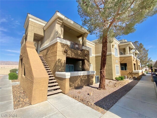 Primary Photo - 8070 W Russell Rd