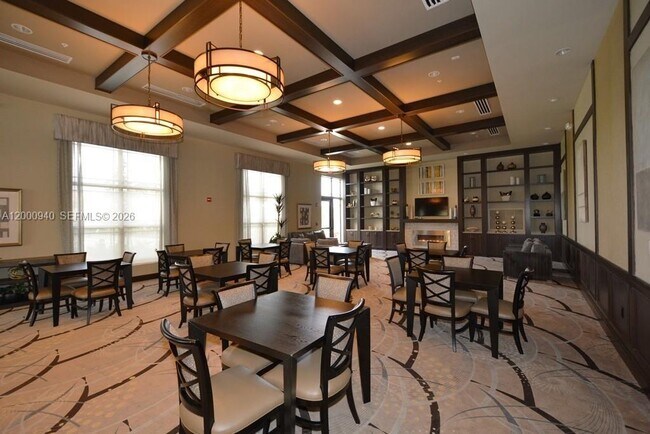 Building Photo - 8630 Lakeside Bnd