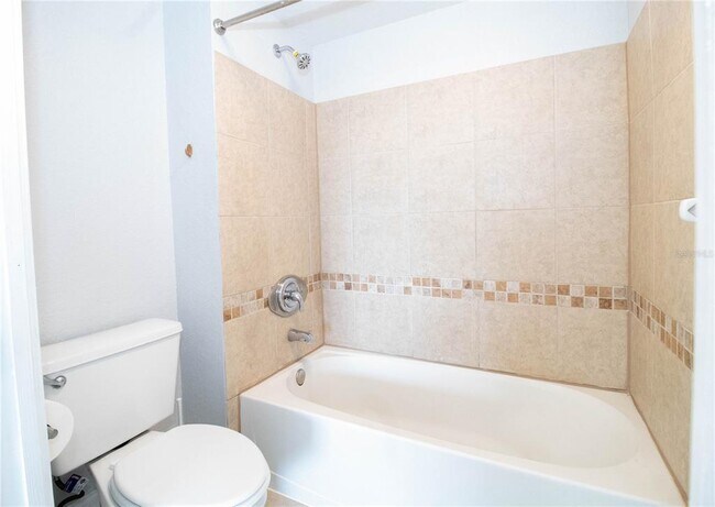 Building Photo - 14036 Fairway Island Dr