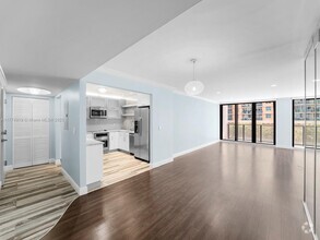 Building Photo - 2301 S Ocean Dr