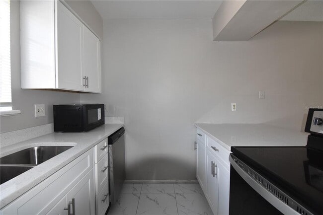 Building Photo - 5317 Curry Ford Rd