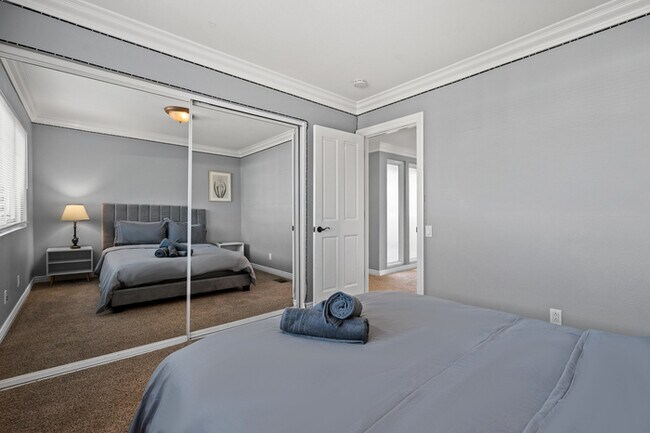 Building Photo - 11141 Limetree Dr