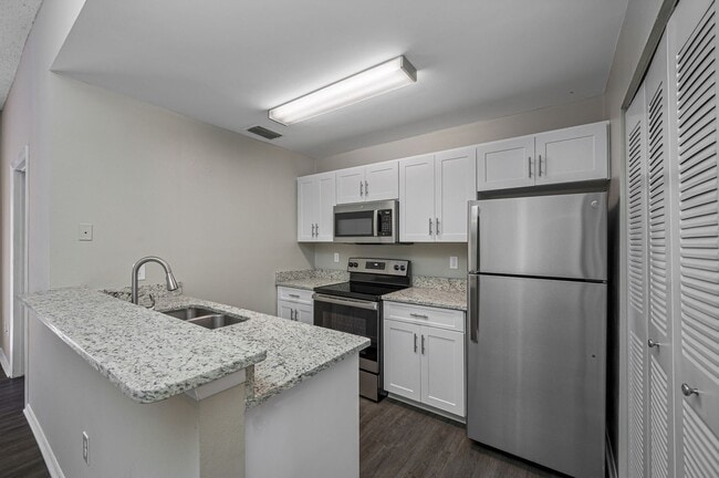 Building Photo - Glenbrooke