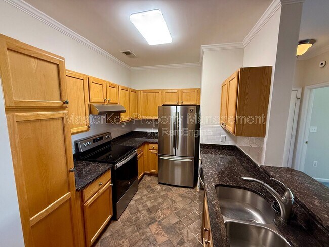 Building Photo - 800 Savannah Ridge Rd