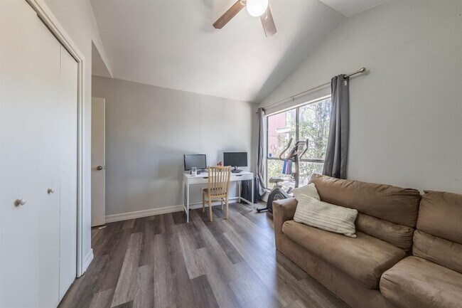 Building Photo - 4807 Yucca Hill Dr