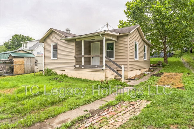 Building Photo - 104 1/2 Railroad Street