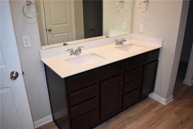 Building Photo - 145 Arrowhead Vine St