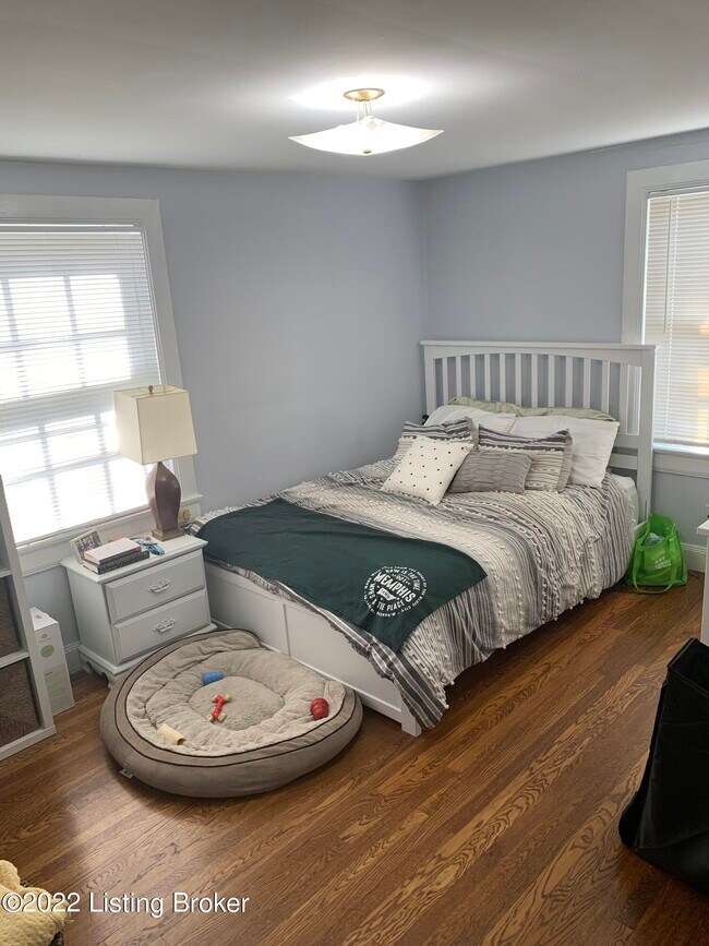 Building Photo - 501 Wallace Ave