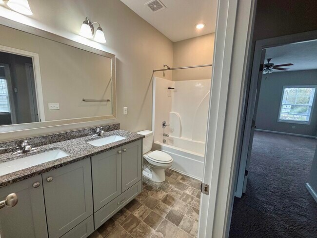 Building Photo - 4017 Pensacola Way