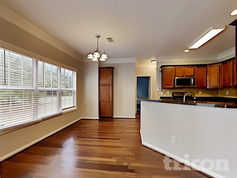 Building Photo - 4311 Glen Heights Way